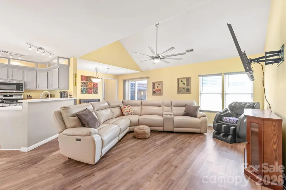 2241 Indian Cross Trail Matthews, NC 28104