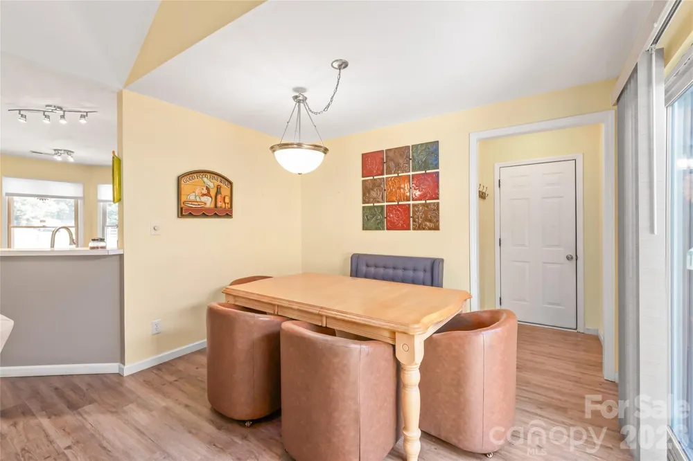 2241 Indian Cross Trail Matthews, NC 28104