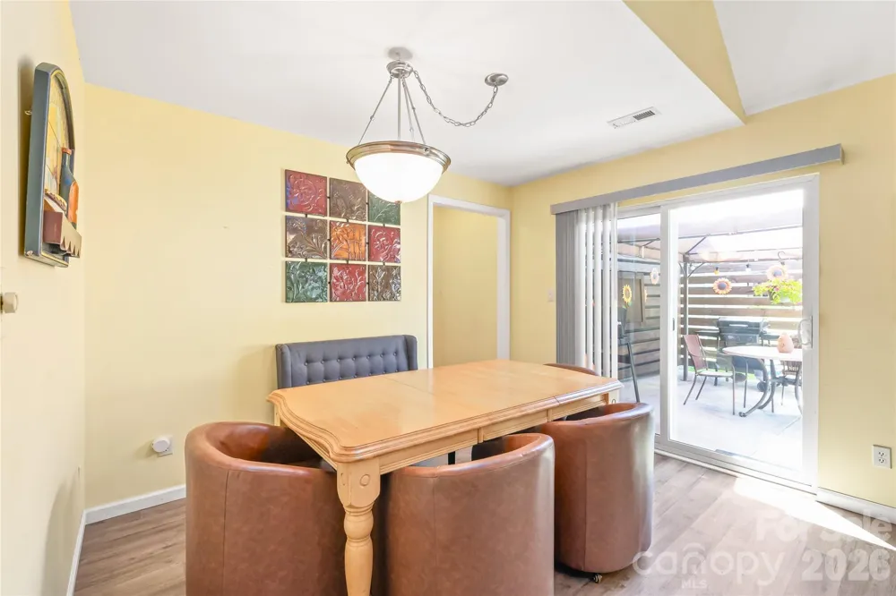 2241 Indian Cross Trail Matthews, NC 28104