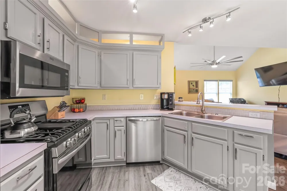 2241 Indian Cross Trail Matthews, NC 28104