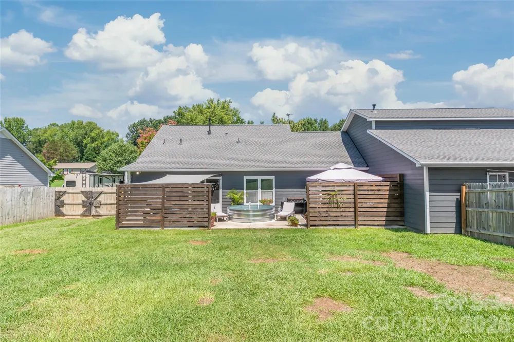 2241 Indian Cross Trail Matthews, NC 28104