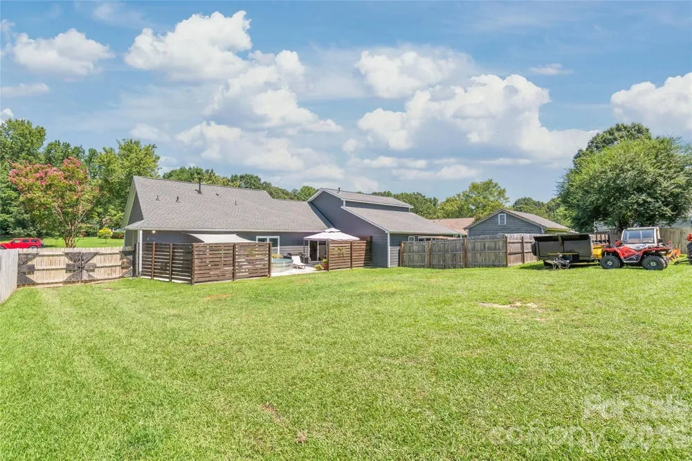 2241 Indian Cross Trail Matthews, NC 28104