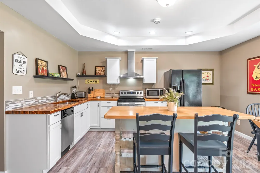 2241 Indian Cross Trail Matthews, NC 28104