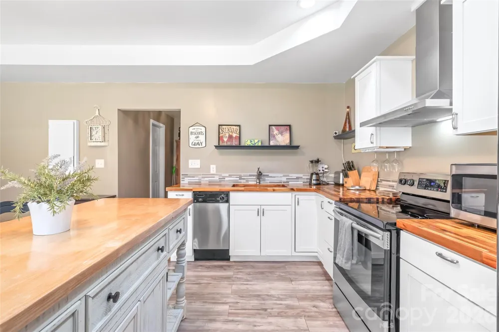 2241 Indian Cross Trail Matthews, NC 28104