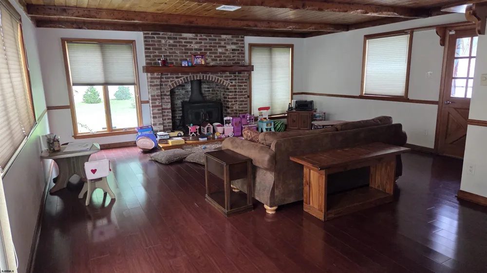 308 Steven Dr Linwood, NJ 08221