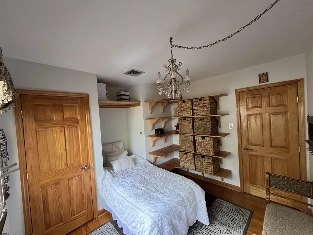 308 Steven Dr Linwood, NJ 08221