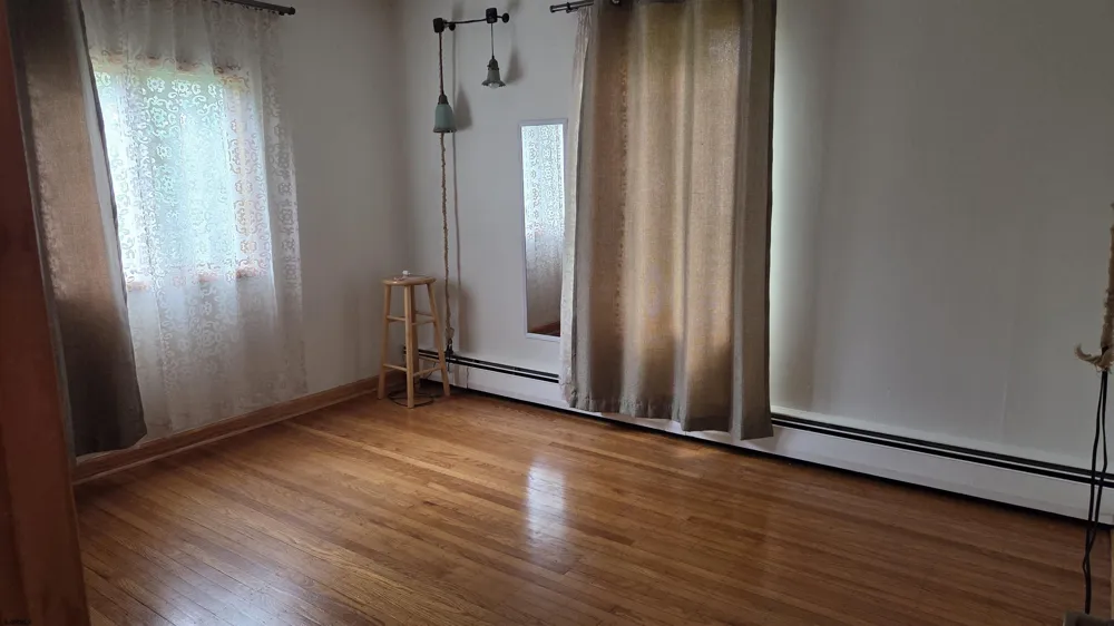 308 Steven Dr Linwood, NJ 08221