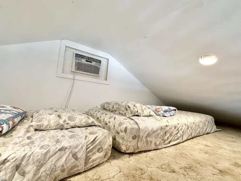 148 E Burk Ave Wildwood, NJ 08260