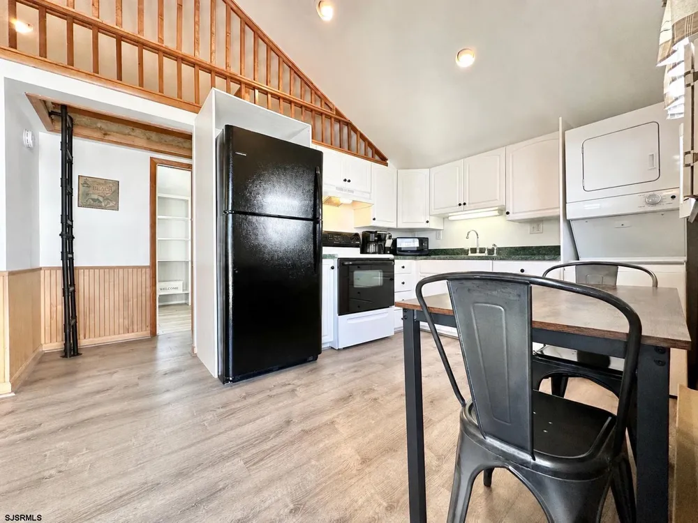 148 E Burk Ave Wildwood, NJ 08260