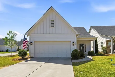 167 Mountain Boulevard