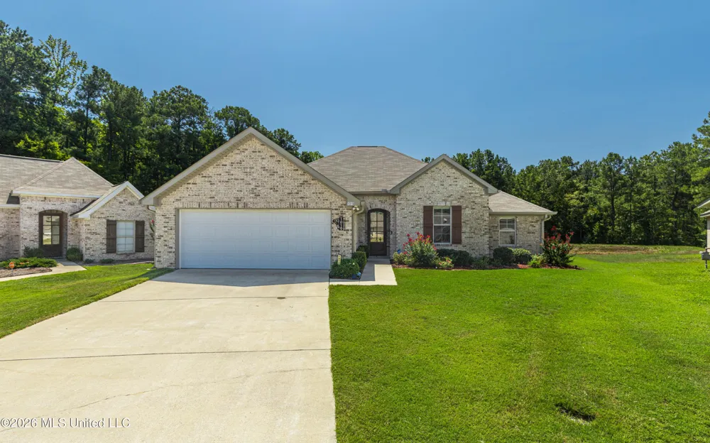 1019 Silver Circle Pearl, MS 39208