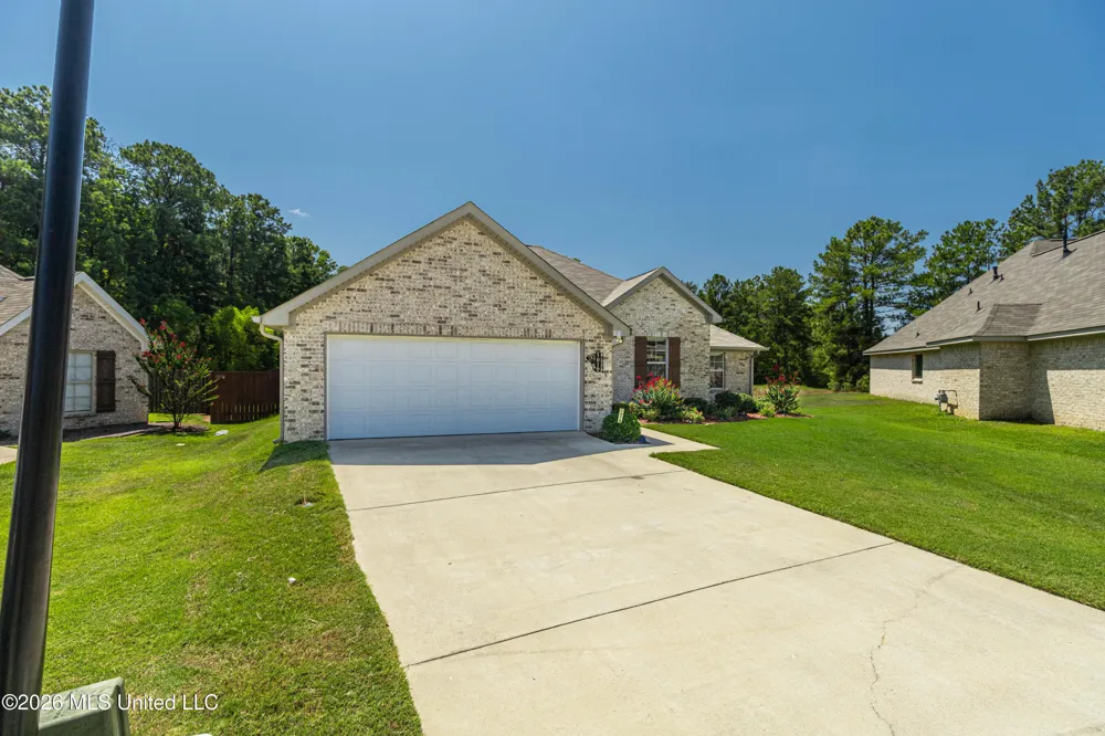 1019 Silver Circle Pearl, MS 39208