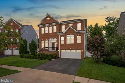 206 BOWEN COURT