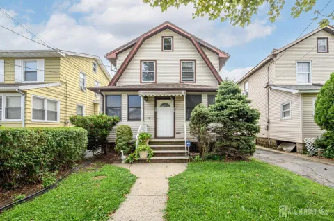 862 Gibbons Court