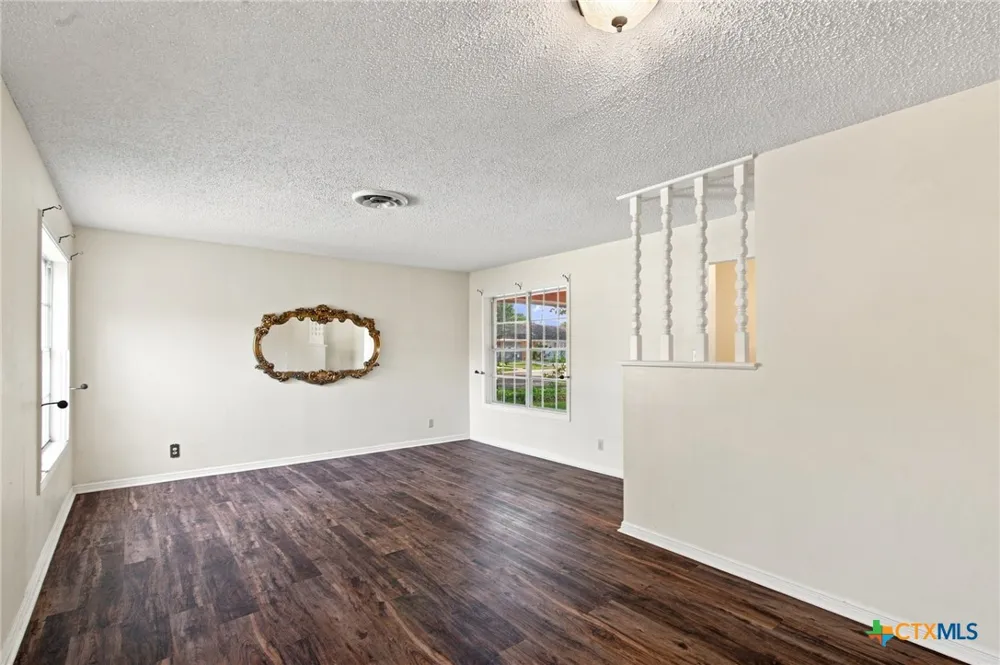 108 Castleway Street Victoria, TX 77904