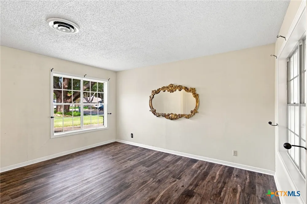 108 Castleway Street Victoria, TX 77904