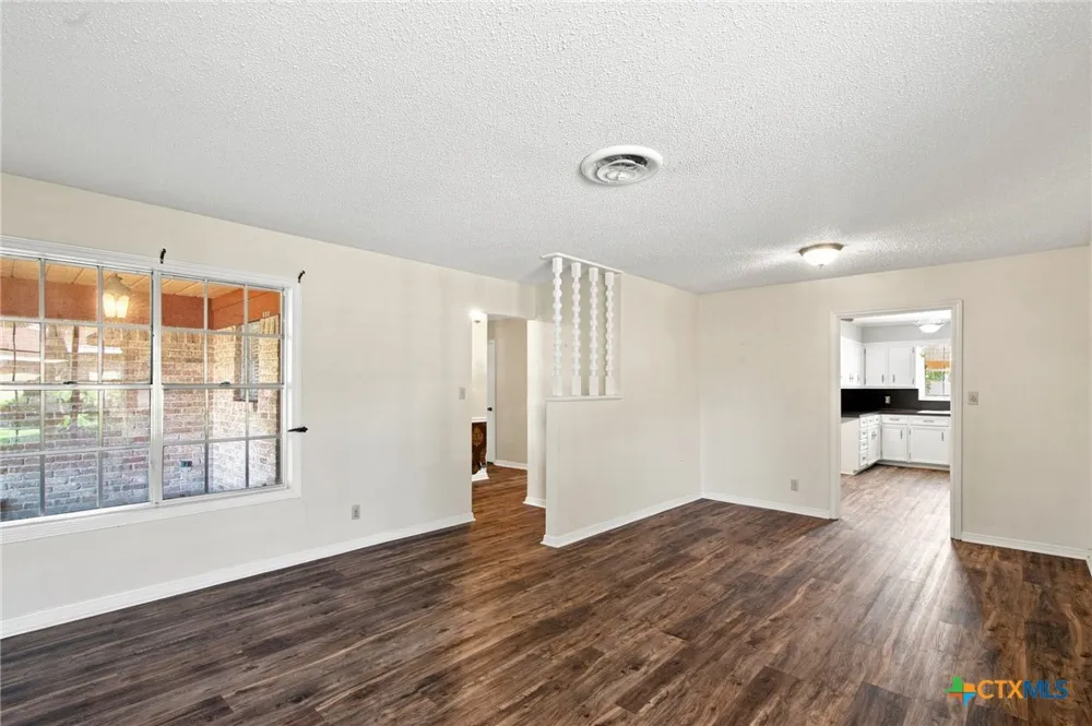 108 Castleway Street Victoria, TX 77904