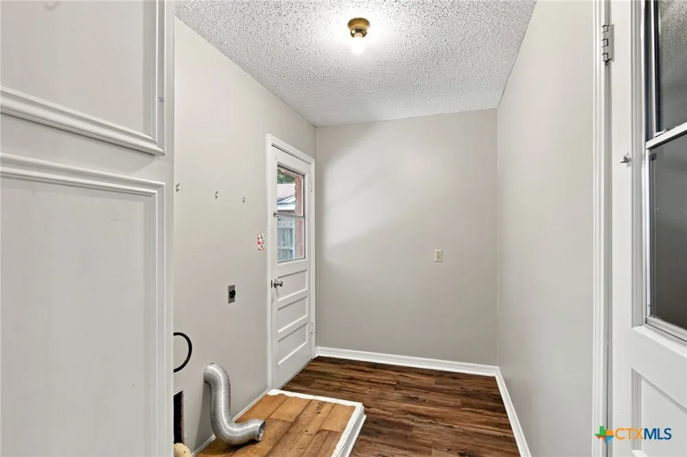 108 Castleway Street Victoria, TX 77904