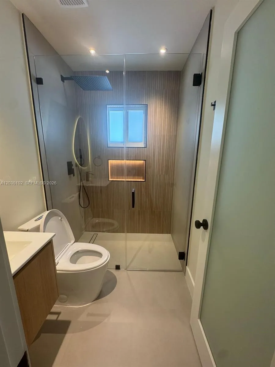 841 NE 4th Pl Hialeah, FL 33010