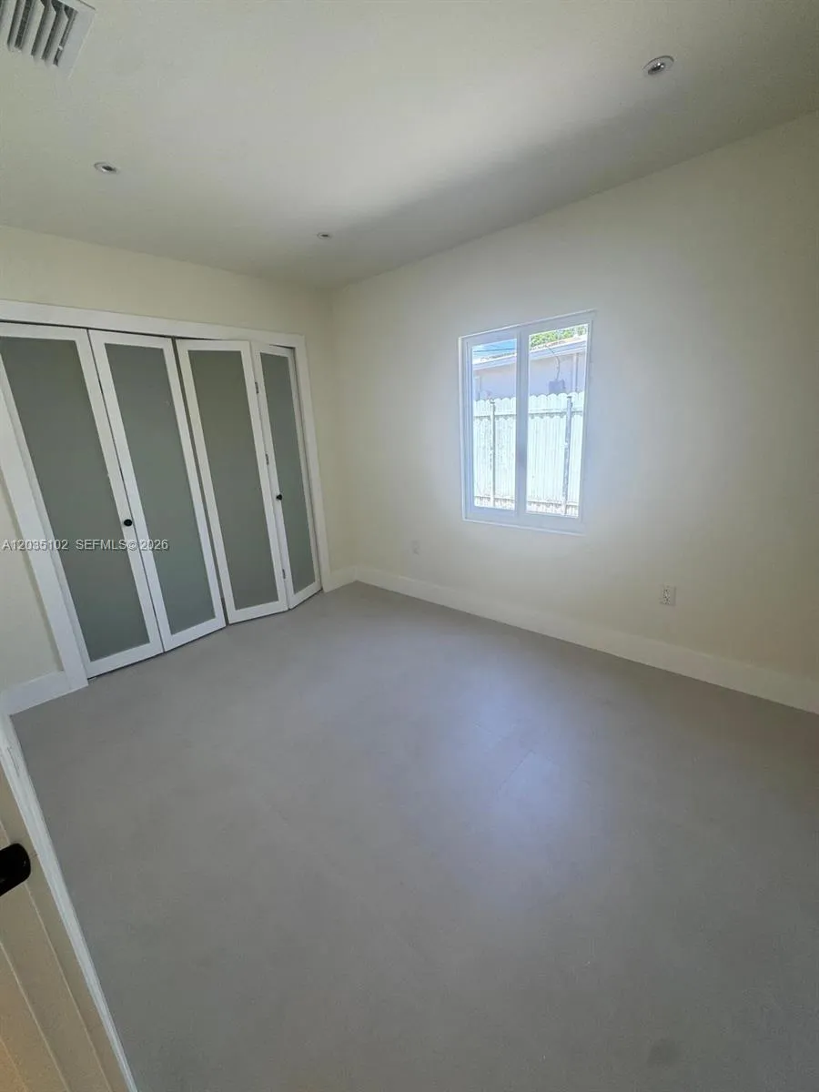 841 NE 4th Pl Hialeah, FL 33010