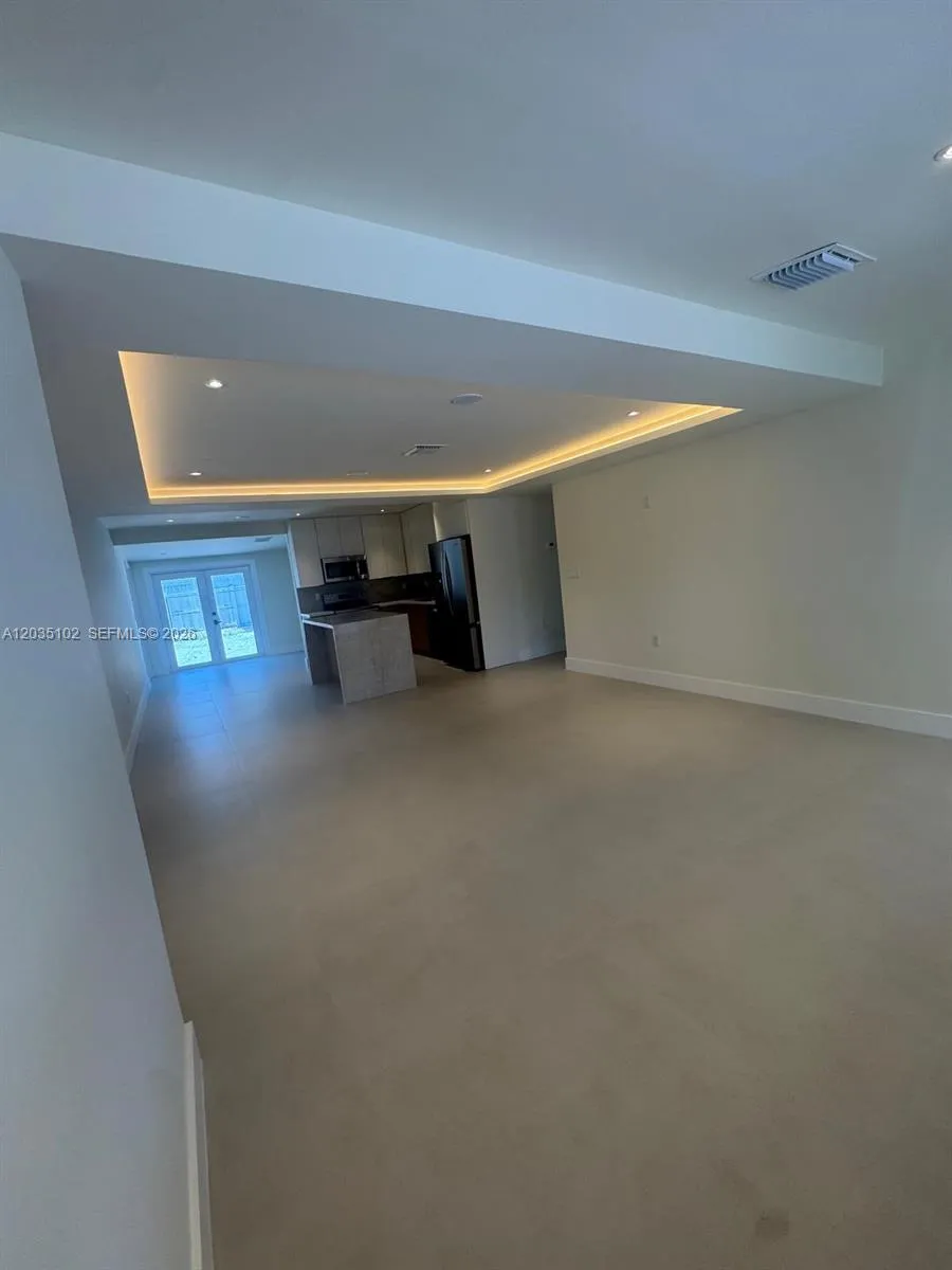 841 NE 4th Pl Hialeah, FL 33010