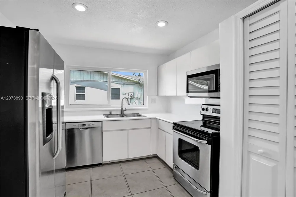 12701 SW 80th St Miami, FL 33183