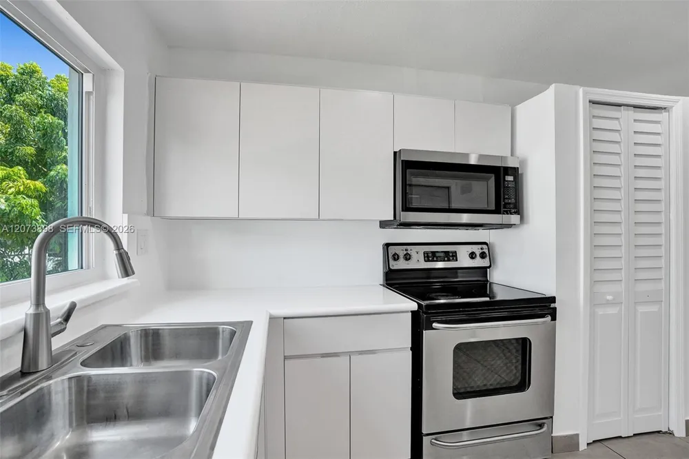 12701 SW 80th St Miami, FL 33183