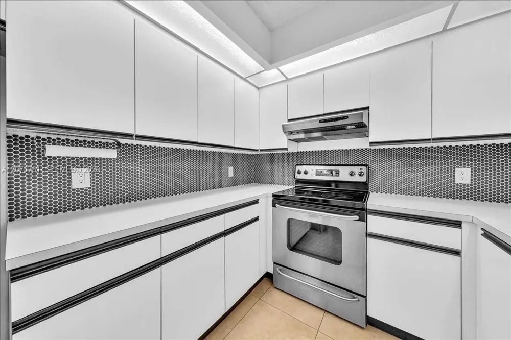 1300 SW 125th Ave #114K Pembroke Pines, FL 33027