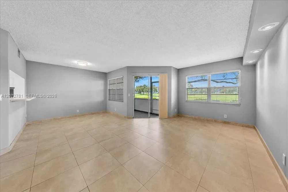 1300 SW 125th Ave #114K Pembroke Pines, FL 33027