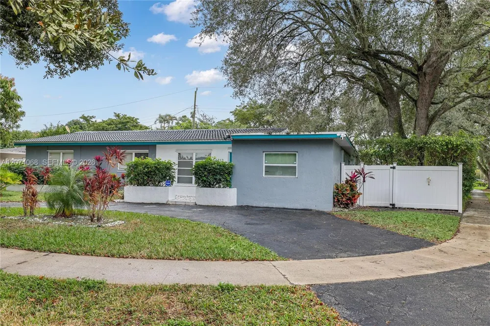 5712 Monroe St Hollywood, FL 33023