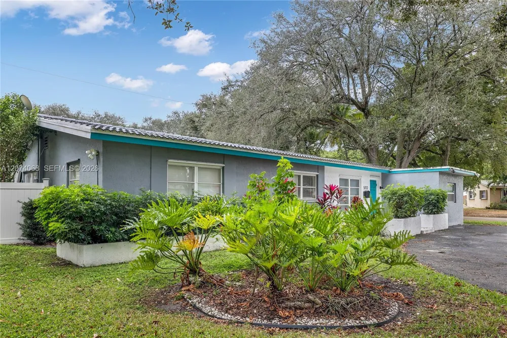 5712 Monroe St Hollywood, FL 33023
