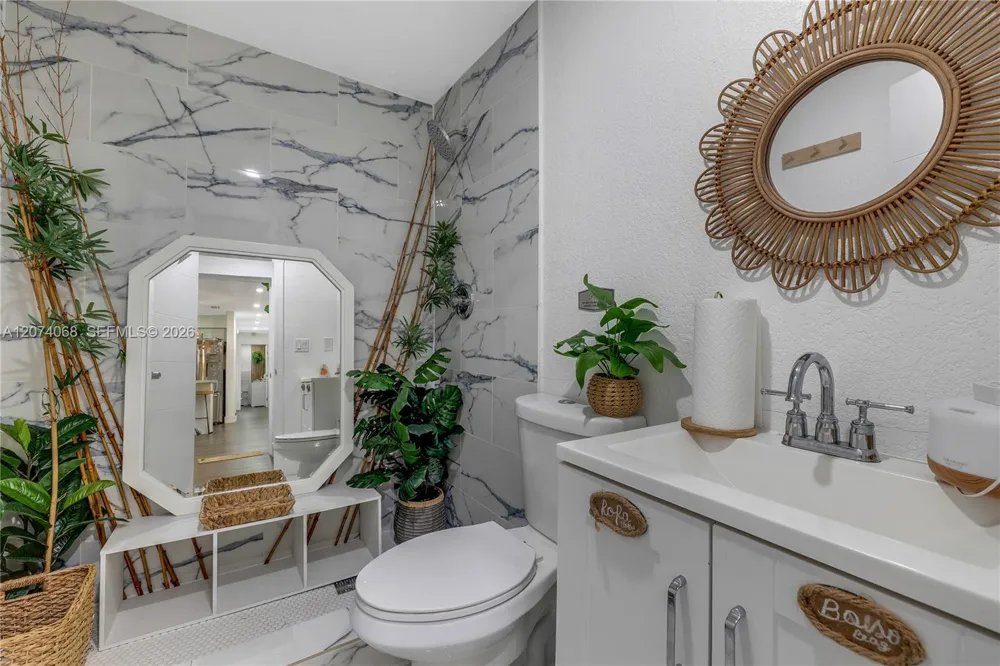 5712 Monroe St Hollywood, FL 33023