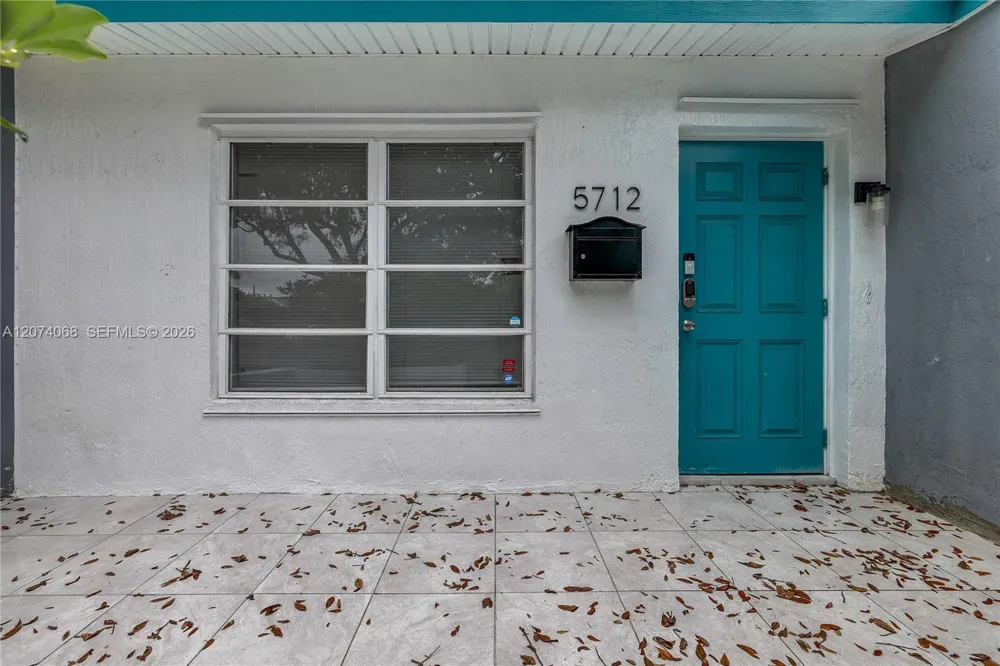 5712 Monroe St Hollywood, FL 33023