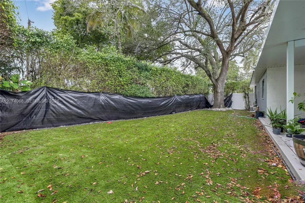 5712 Monroe St Hollywood, FL 33023