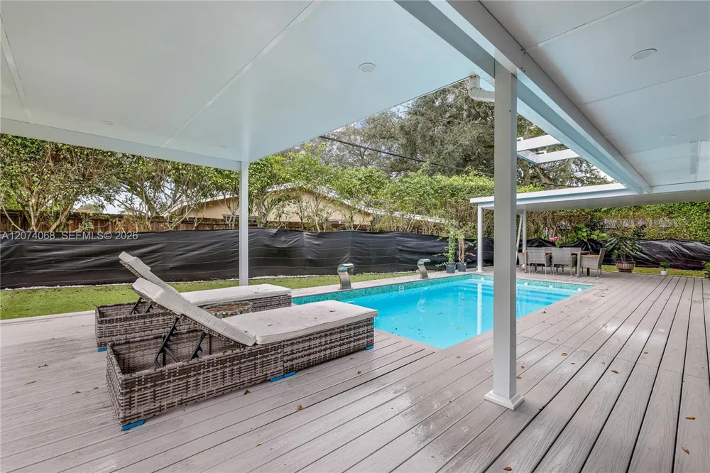 5712 Monroe St Hollywood, FL 33023