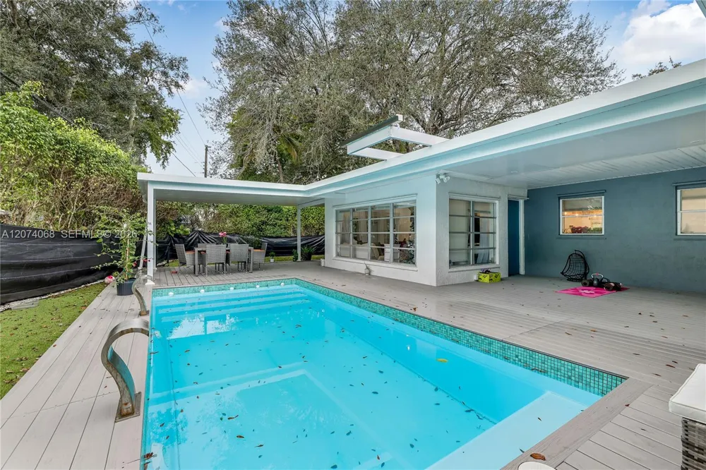 5712 Monroe St Hollywood, FL 33023