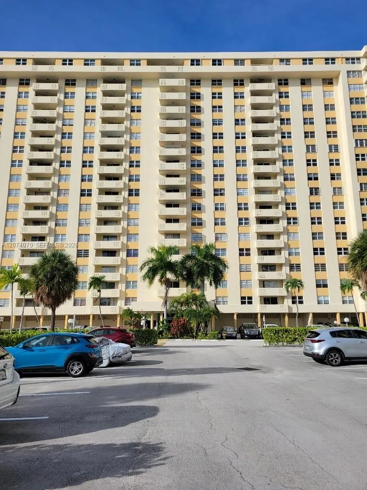 1833 S Ocean Dr #307 Hallandale Beach, FL 33009
