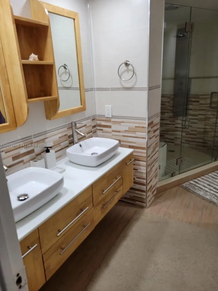 1833 S Ocean Dr #307 Hallandale Beach, FL 33009