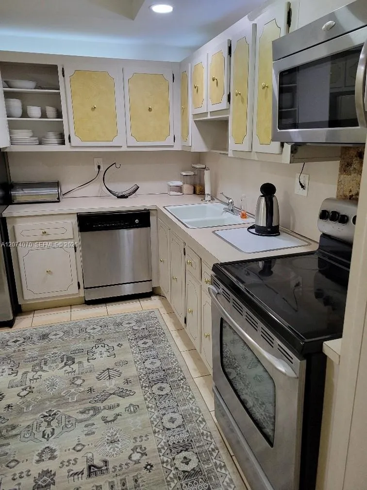 1833 S Ocean Dr #307 Hallandale Beach, FL 33009
