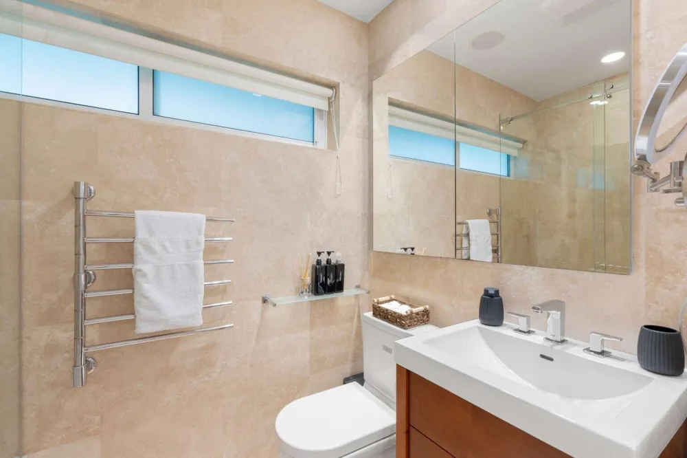 2528 NE 26TH TERRACE Fort Lauderdale, FL 33305