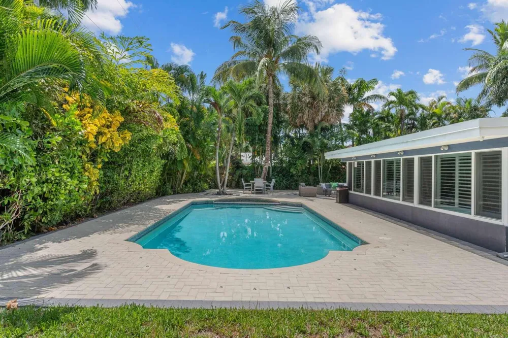 2528 NE 26TH TERRACE Fort Lauderdale, FL 33305