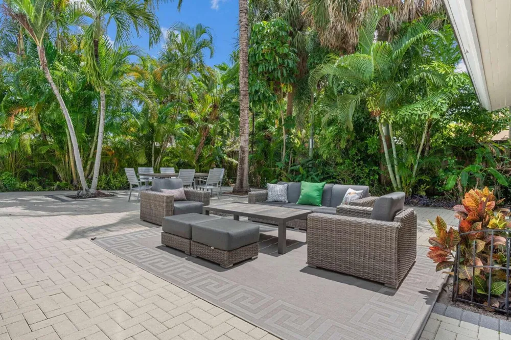 2528 NE 26TH TERRACE Fort Lauderdale, FL 33305