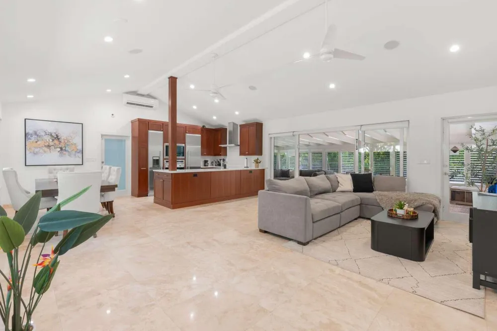 2528 NE 26TH TERRACE Fort Lauderdale, FL 33305
