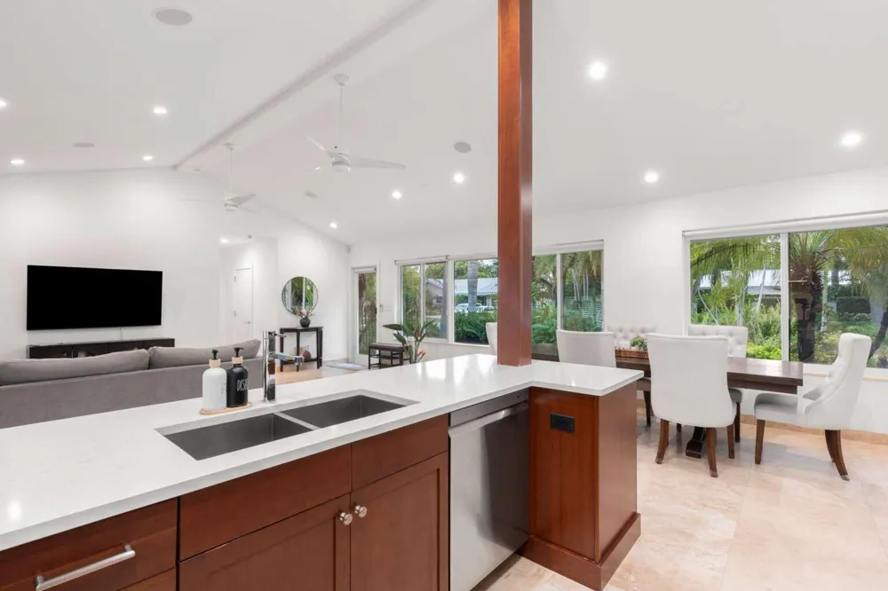 2528 NE 26TH TERRACE Fort Lauderdale, FL 33305
