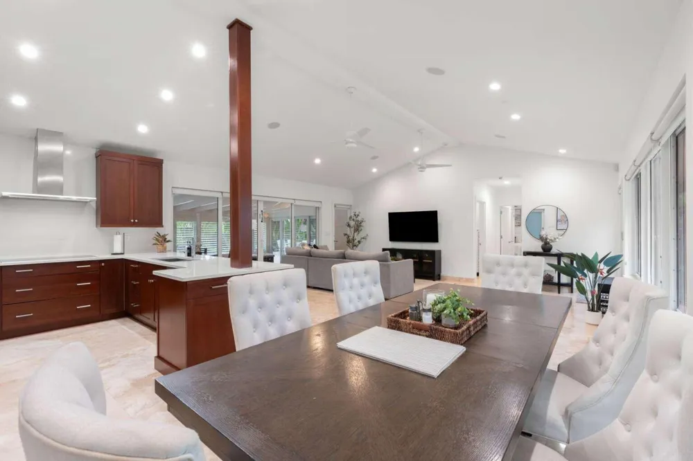 2528 NE 26TH TERRACE Fort Lauderdale, FL 33305