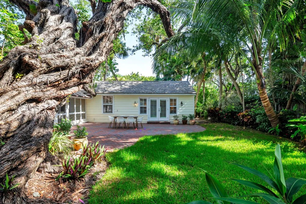 1161 OCEAN WAY Palm Beach, FL 33480