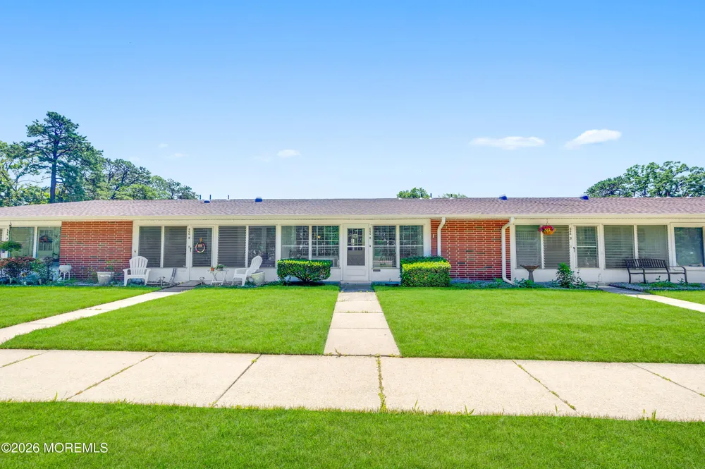 666 Plymouth Drive #C Lakewood, NJ 08701