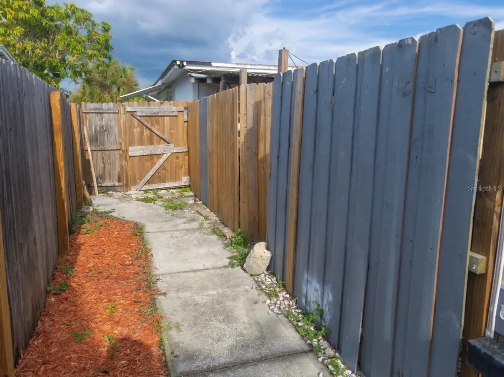 4718 ELDORADO DRIVE Tampa, FL 33615