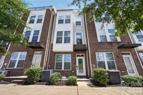 252 Parkwood Avenue