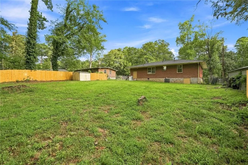 126 E Mimosa Drive Jonesboro, GA 30236